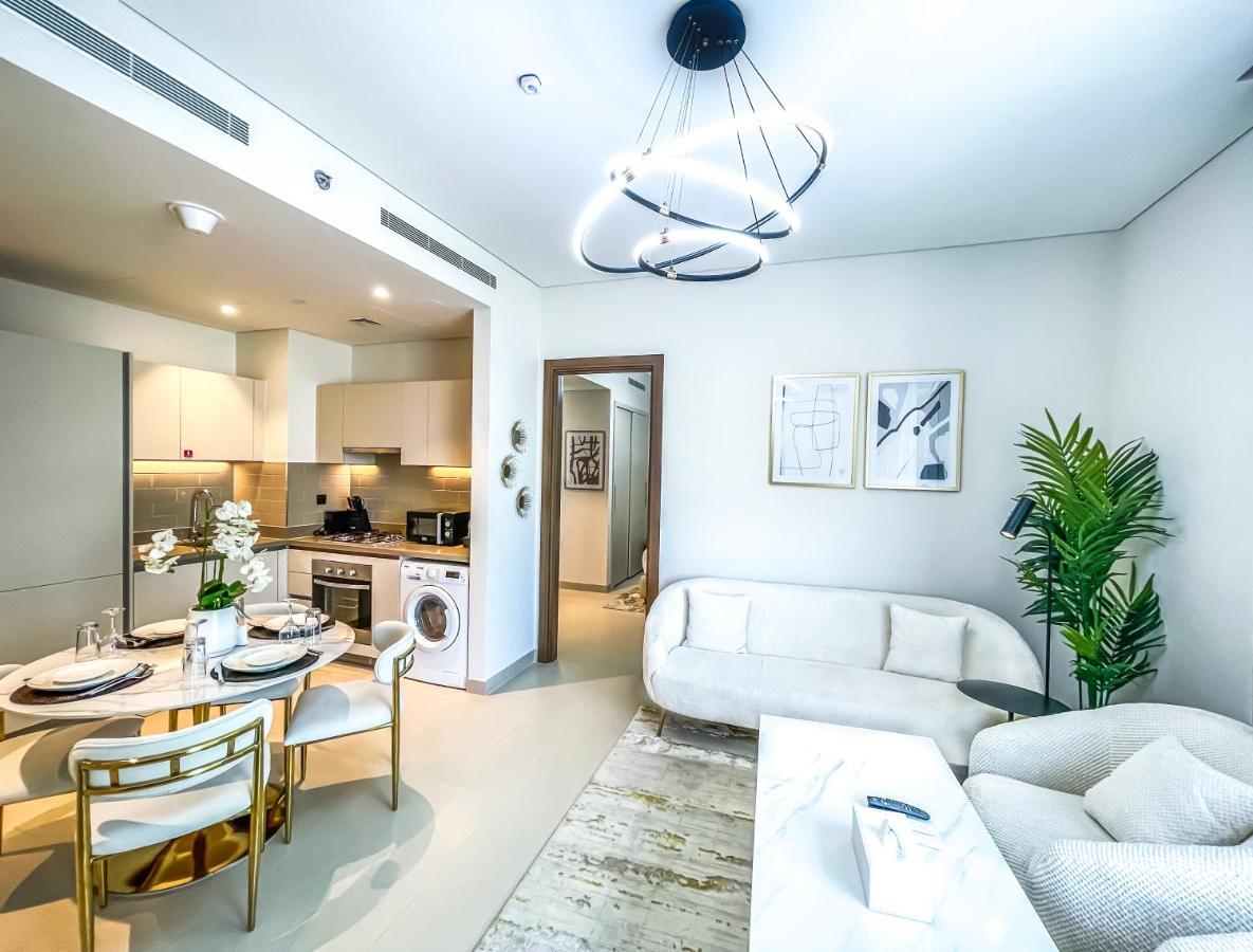 Stay Mindblowing 2 Bedroom Holiday Home With Close View Of Burj Khalifa Dubai Exterior foto