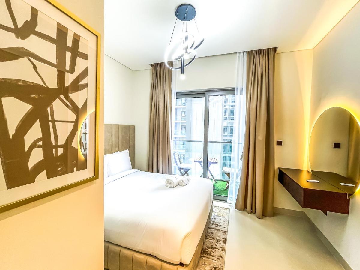 Stay Mindblowing 2 Bedroom Holiday Home With Close View Of Burj Khalifa Dubai Exterior foto